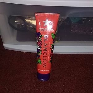 Daily exfoliating cleanser